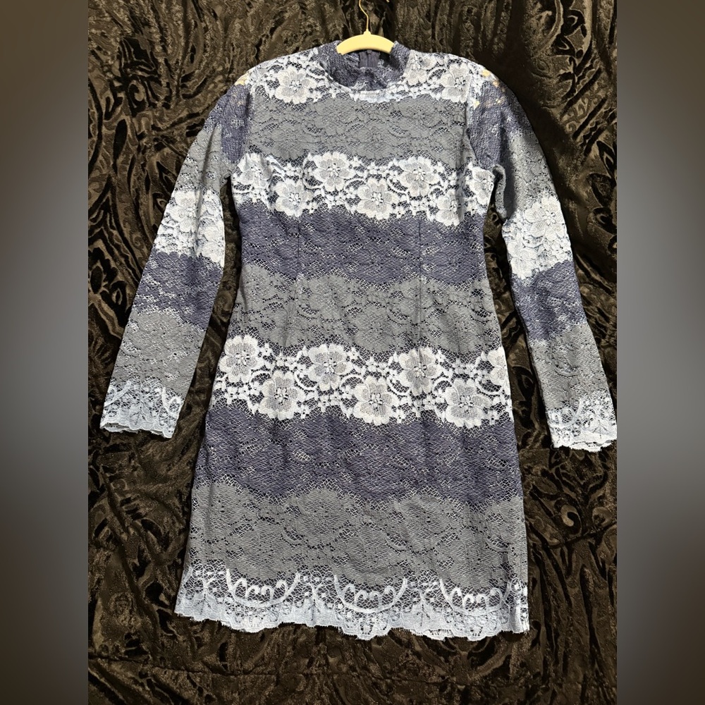 Romeo & Juliet Couture Navy and White Lace Long Sleeve Sheath Dress